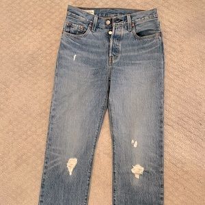 Levis Premium 501, distressed, size 25